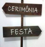 Placa indicativa para casamentos